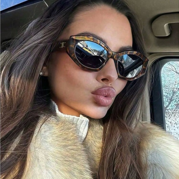 Celine - Fashion Sunglasses - Picture 1 of 7